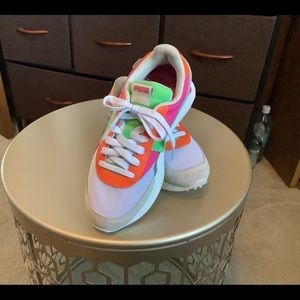 Big girl Puma tennis shoes